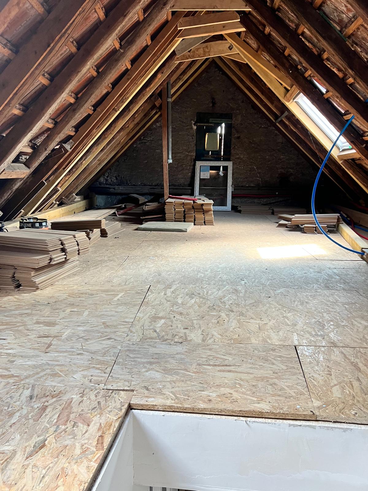 Combles non isolés avant travaux