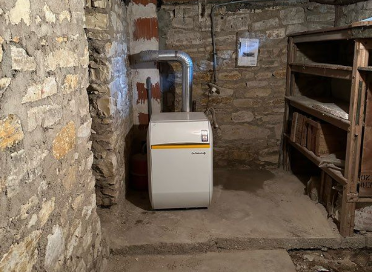 Chaudière gaz à condensation au sol avec ballon